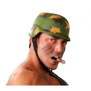 Casco militar guapo 